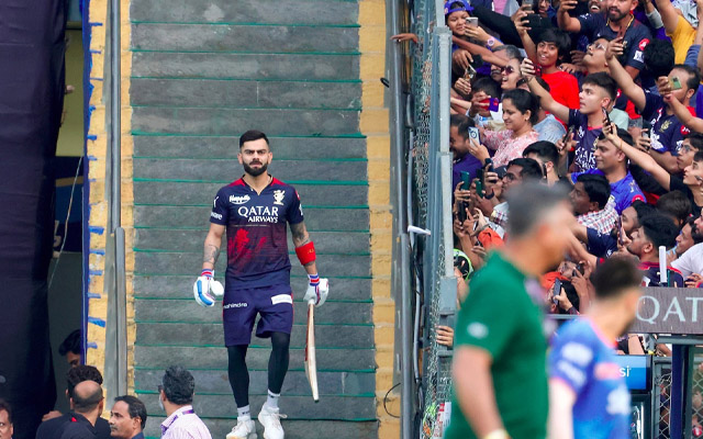 Iconic Picture Featuring Sachin Tendulkar Ms Dhoni Virat Kohli From Wankhede Stairs Grabs 7996