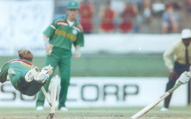 Jonty Rhodes 1992 World Cup.