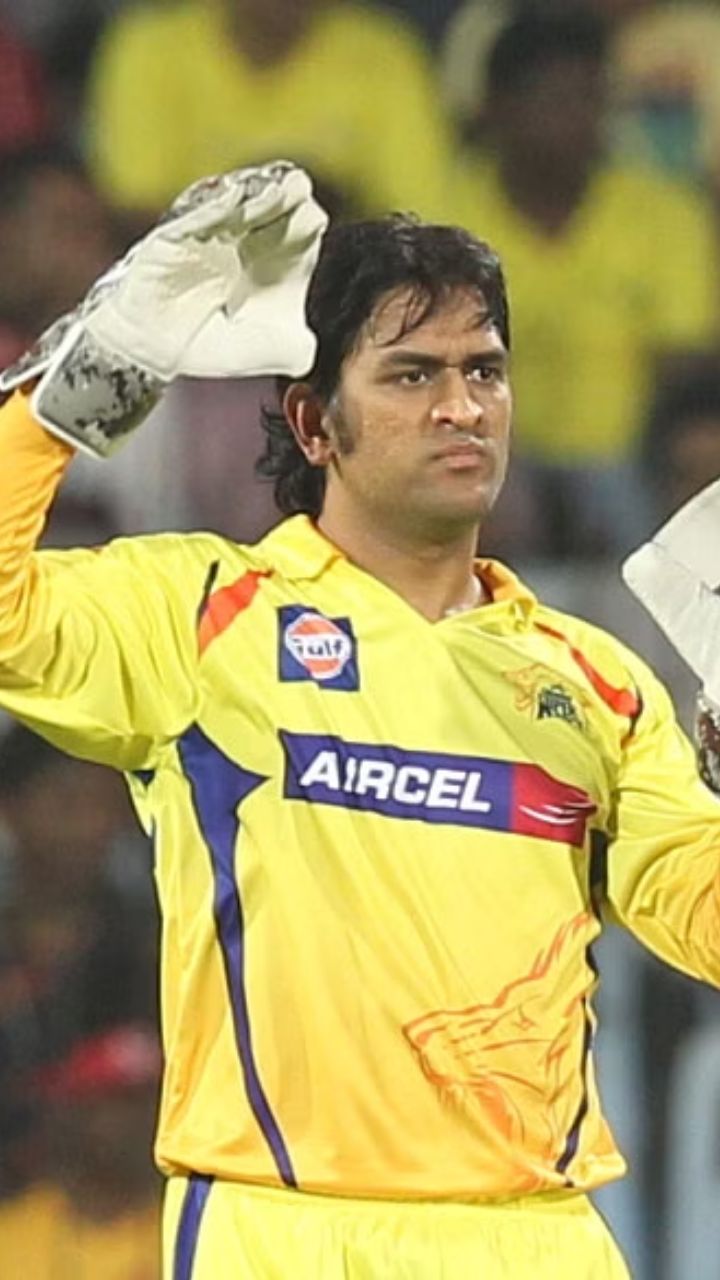 1709878745598_dhoni.jpeg
