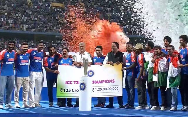 Jay Shah presents INR 125 crore cheque to World Cup-winning Team India at Wankhede Stadium