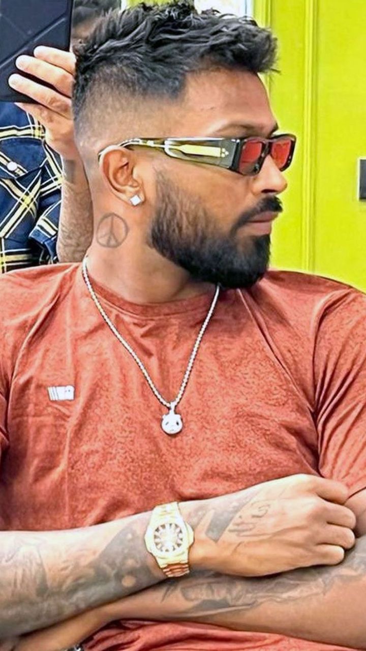 1720438207382_Hardik-side-fade.jpeg
