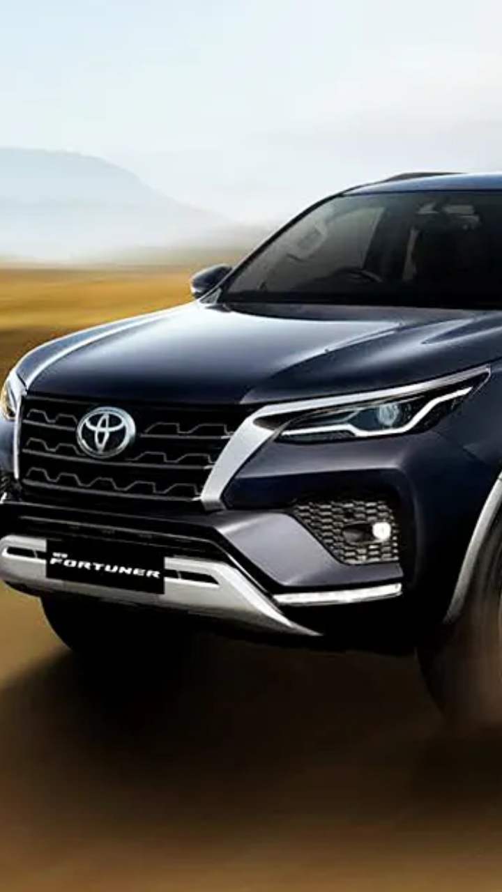 1721452756891_Rohit-Sharma's-Toyota-Fortuner.jpeg