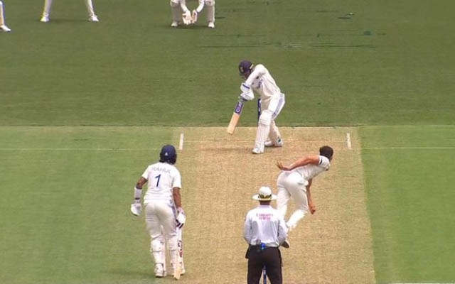 Watch: Shubman Gill smashes Mitchell Starc for two consecutive boundaries in first over of IND vs AUS Pink Ball Test