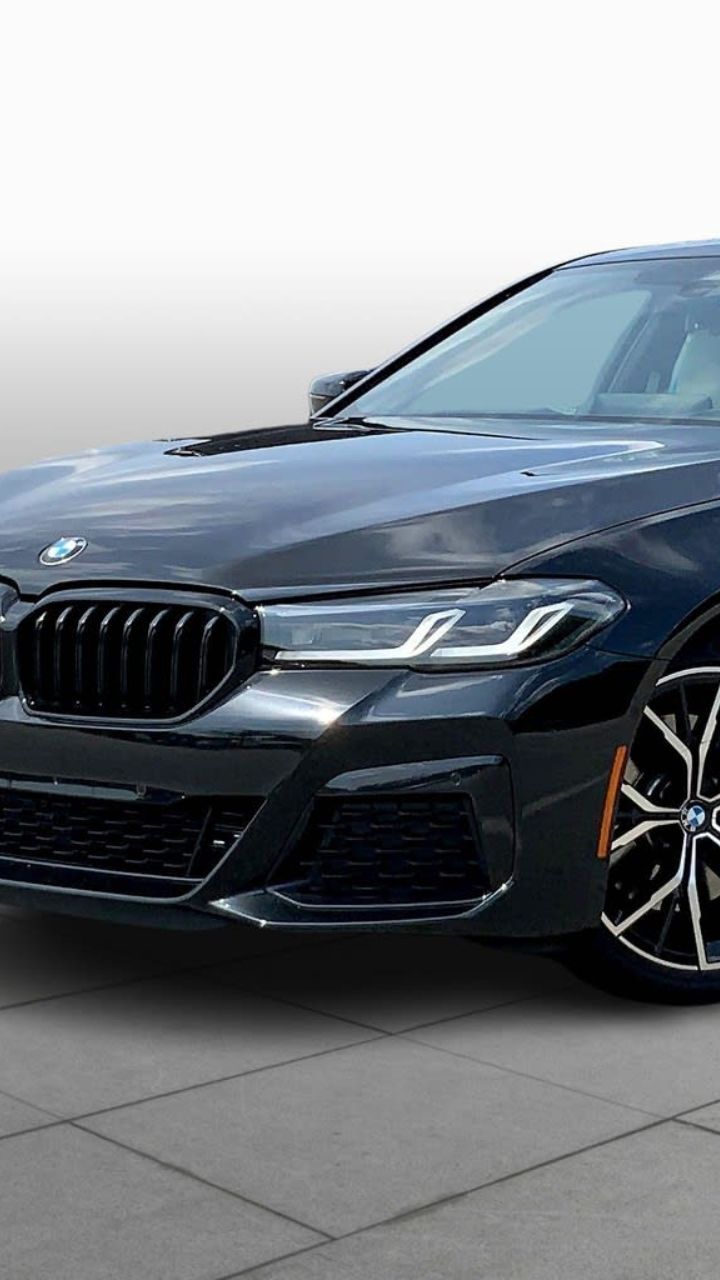 1738562772393_BMW-5-Series-(1).jpeg