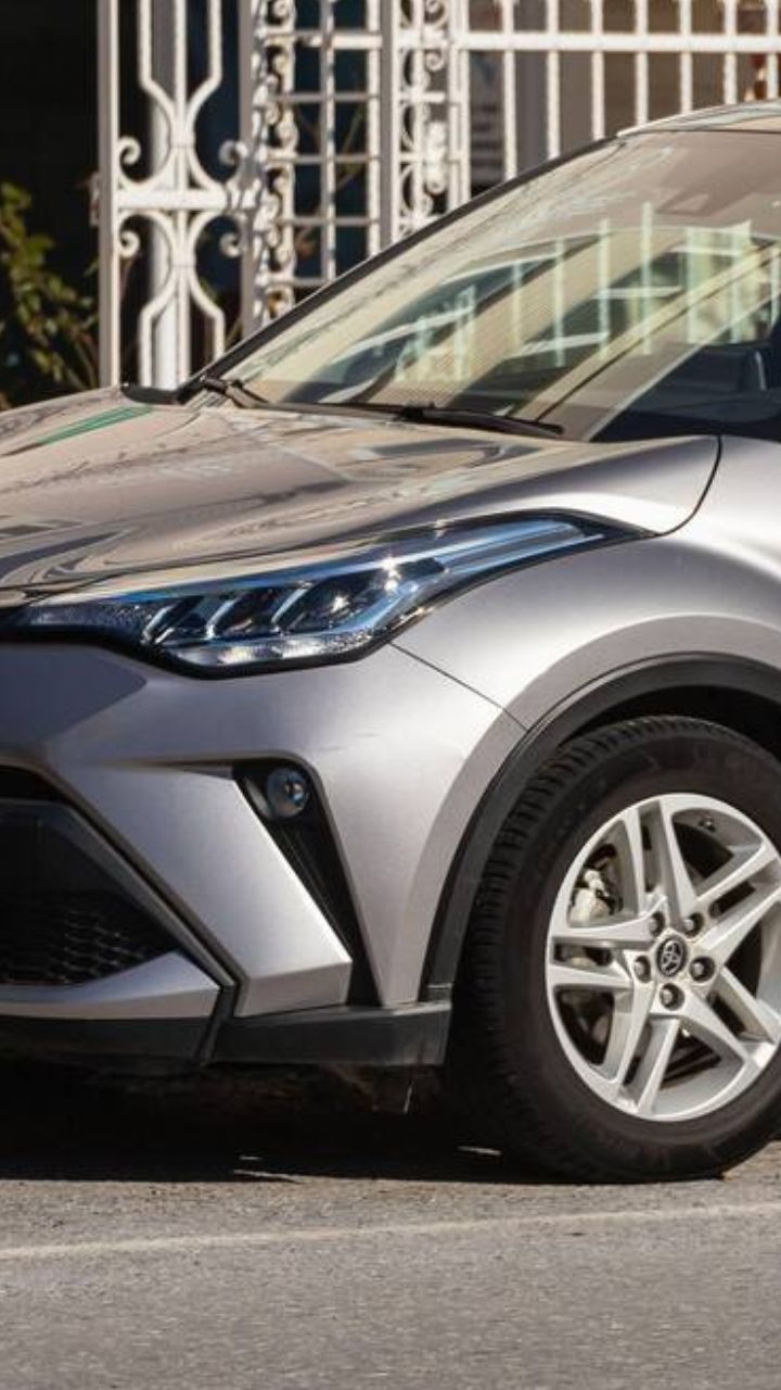 1739428978911_Toyota-C-HR.jpeg