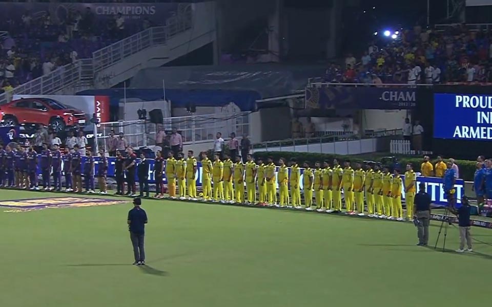 KKR, CSK players pay tribute to Indian Armed forces by singing National Anthem at Eden Gardens