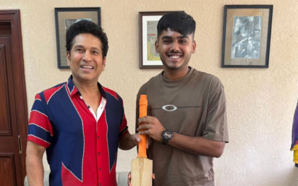 Sachin-Tendulkar-and-Ayush-Mhatre