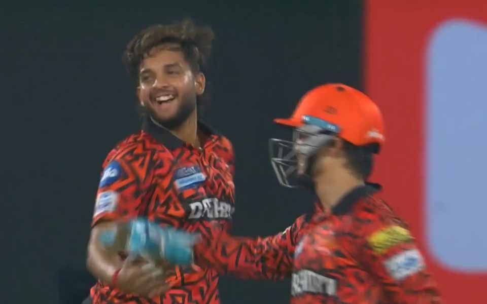 [Watch] IPL 2025: Harsh Dubey strikes twice in successive balls to throw KKR's chase off track