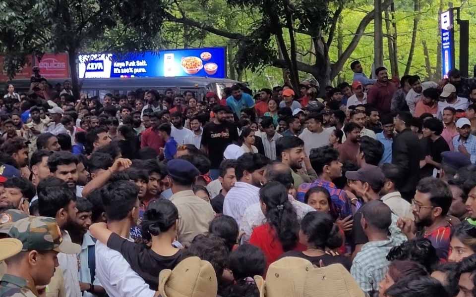 Huge crowd flocks in front of Gate 12 at M. Chinnaswamy Stadium, Bengaluru - RCB Victory Parade event