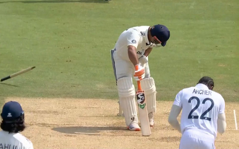 [Watch] ENG vs IND 2025: Jofra Archer's scorcher sends Rishabh Pant's stump for a walk.