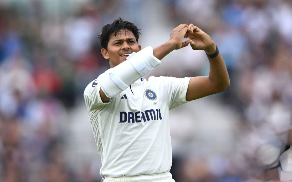 [WATCH] ENG vs IND 2025: Yashasvi Jaiswal lights up The Oval with special century celebration  | CricTracker