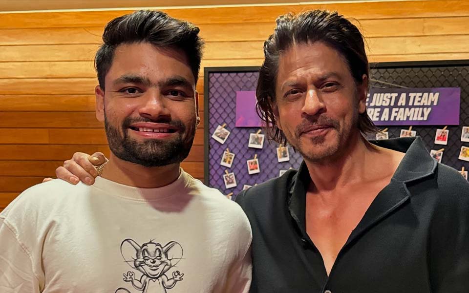 Shah Rukh Khan gets wedding invitation from Rinku Singh