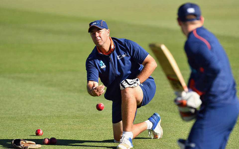 Craig McMillan appointed full-time New Zealand women's assistant coach ahead of ODI World Cup