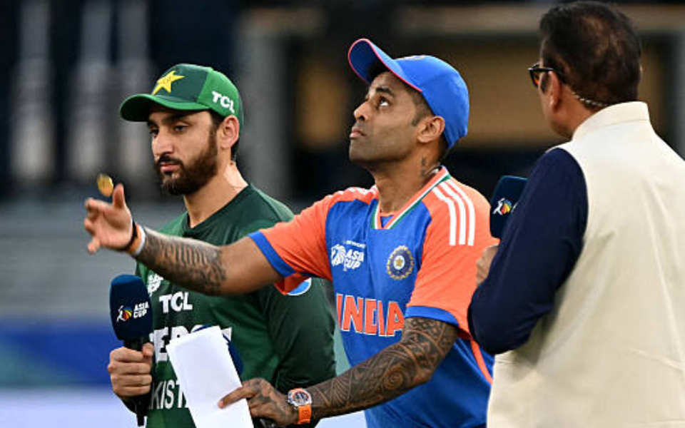 Asia Cup 2025: Suryakumar Yadav avoids handshake with Salman Ali Agha at toss in India-Pakistan clash