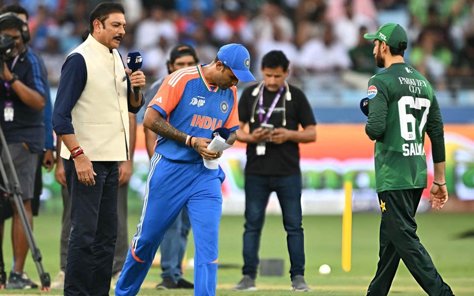 Asia Cup 2025, Super Four, Match 2: India and Pakistan avoid handshake at toss for second time in a row