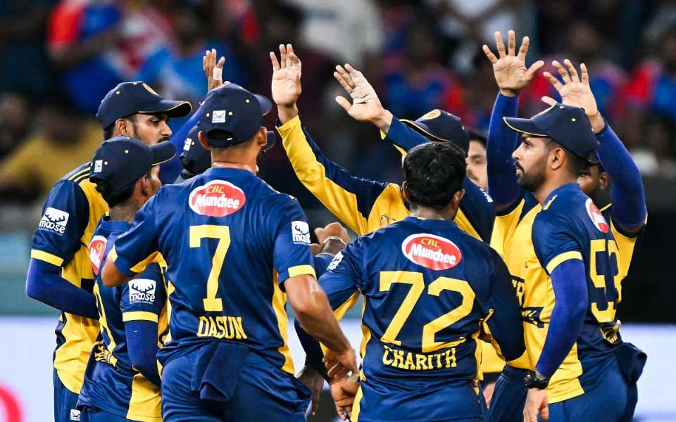 ‘Have the brain to judge how to face the ball’ - Arjuna Ranatunga blasts Sri Lanka team