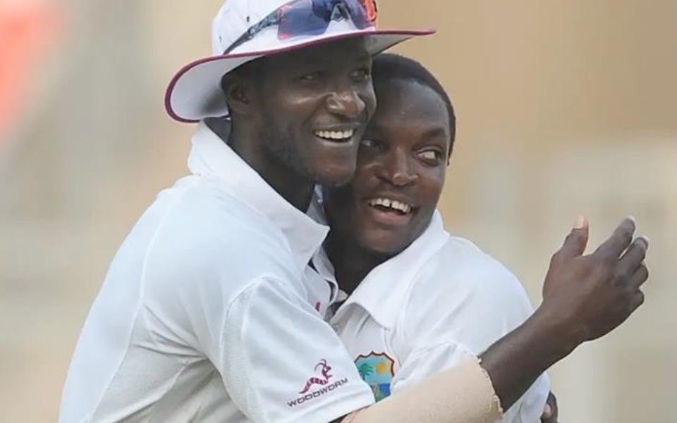 IND vs WI 2011, 3rd Test: Darren Sammy [L] and Fidel Edwards [R] celebrate after a last-ball draw