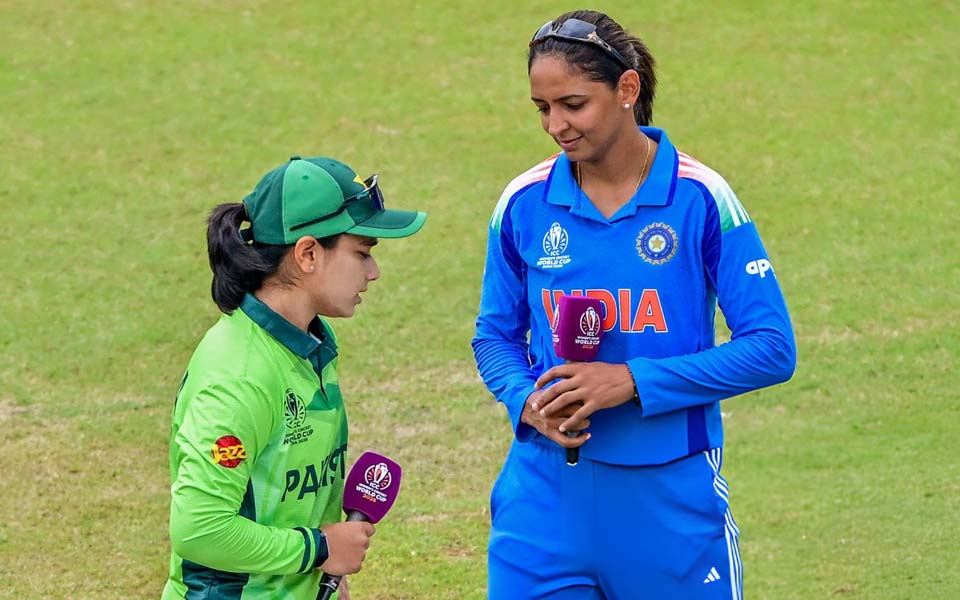 Women’s World Cup 2025: Harmanpreet Kaur, Fatima Sana avoid handshake as India’s ‘no handshake’ stance continues | CricTracker