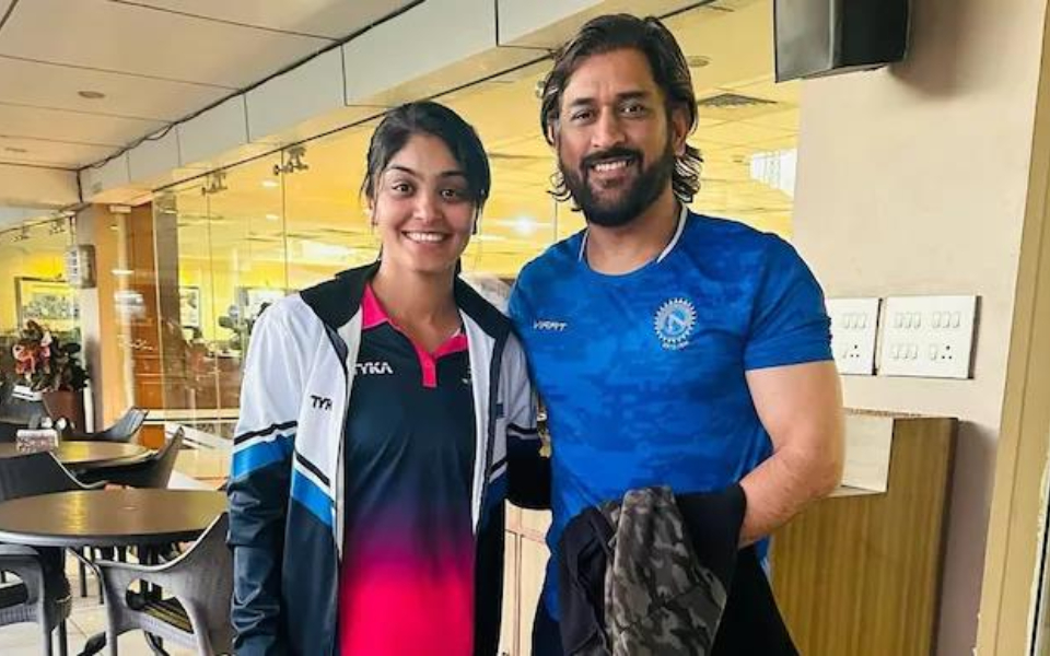 Harleen Deol recalls motivational chat with MS Dhoni during injury layoff | CricTracker