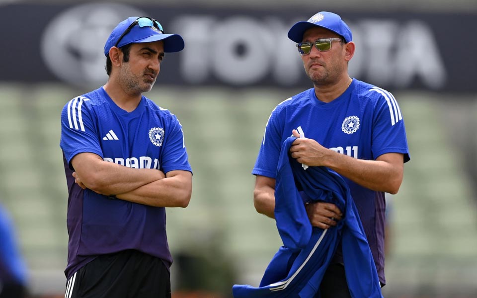 Gautam Gambhir [L] and Ajit Agarkar [R]