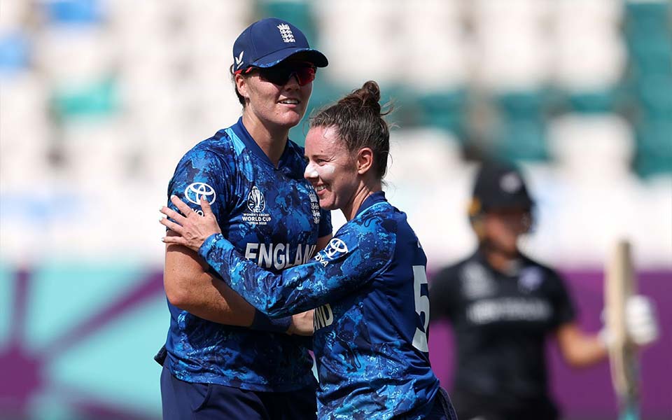 Linsey Smith and Nat Sciver-Brunt