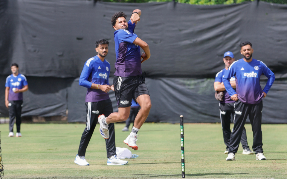 AUS vs IND 2025: Aakash Chopra confused between Kuldeep and Axar for India's Playing XI in 1st T20I