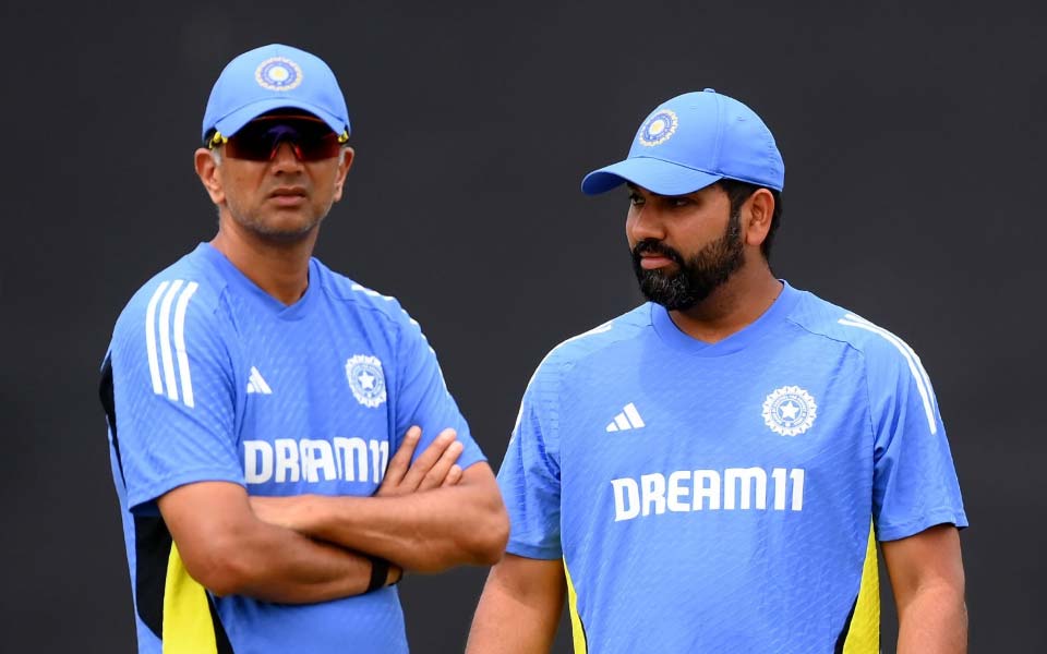 Rahul Dravid [L] and Rohit Sharma [R]