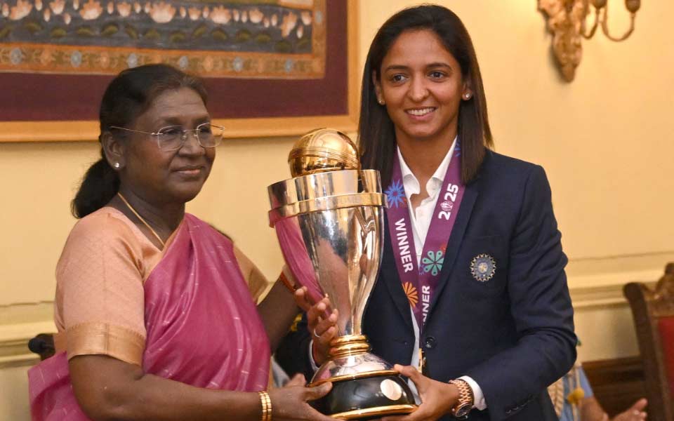 President Droupadi Murmu congratulates Indian Women’s team for historic World Cup triumph