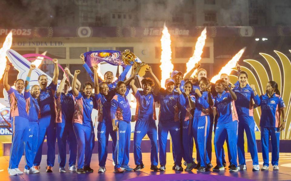 WPL 2025: Mumbai Indians celebrating with the trophy