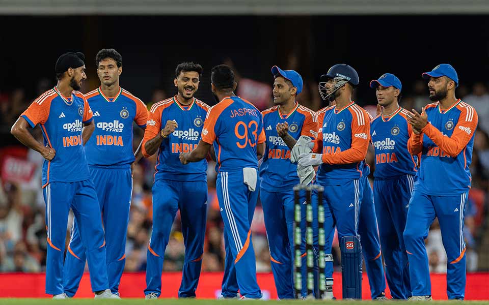 AUS vs IND 2025: Indian team celebrates a wicket