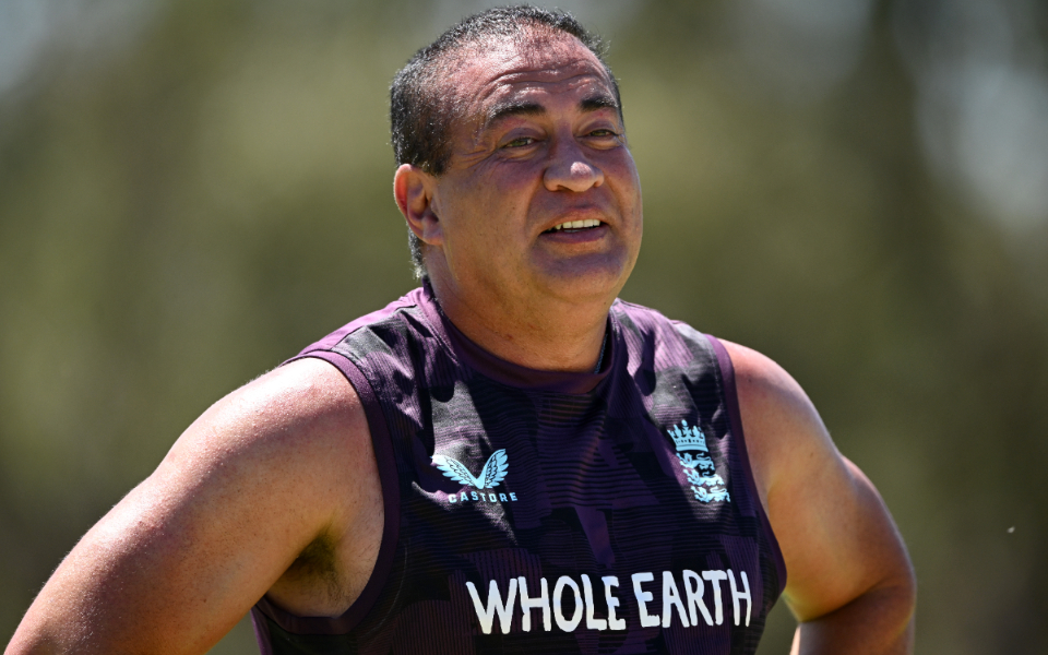 Bankrupt Hollioake took up cage fighting to fight bankruptcy