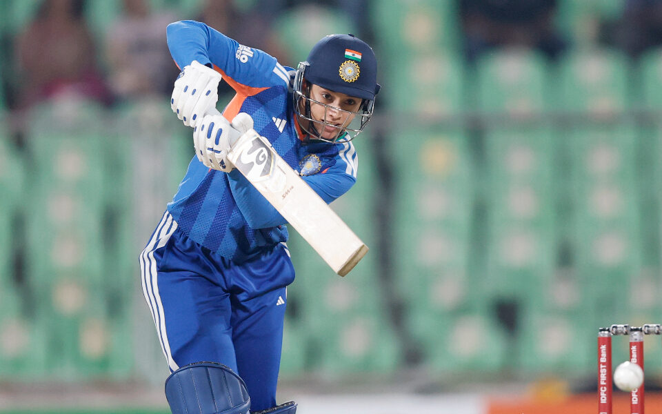 Smriti Mandhana completes 10000 international runs, becomes fourth batter to do so