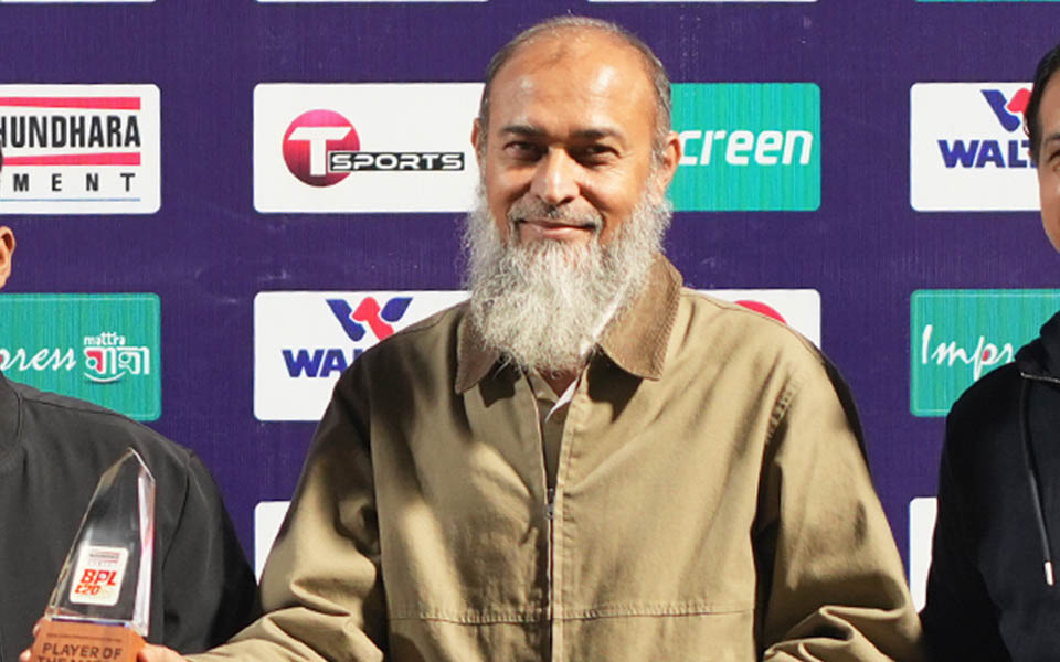 BCB removes director Nazmul Islam after players boycott BPL match