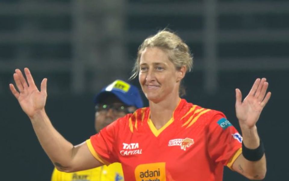 Sophie Devine, Gujarat Giants