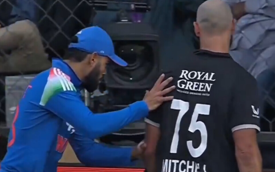 [WATCH] IND vs NZ 2026: Virat Kohli playfully pushes Daryl Mitchell off the field after Indore ODI century