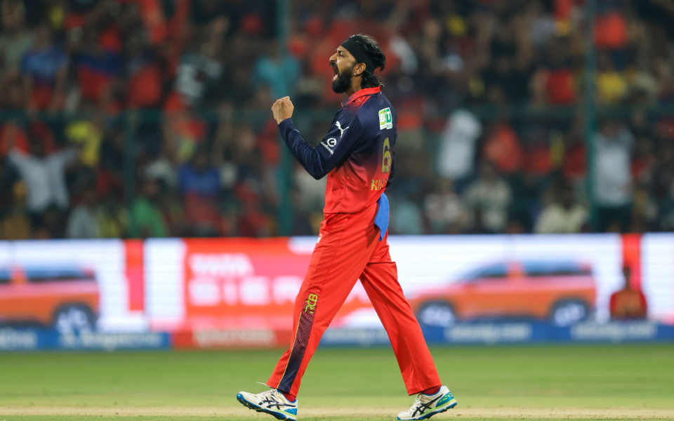 IPL 2026: Match 23, RCB vs LSG Match Prediction – Who will win today’s IPL match between Royal Challengers Bengaluru vs Lucknow Super Giants? Krunal Pandya