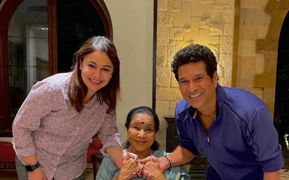'Asha Tai was family' - Sachin Tendulkar expresses grief over veteran singer Asha Bhosle's passing