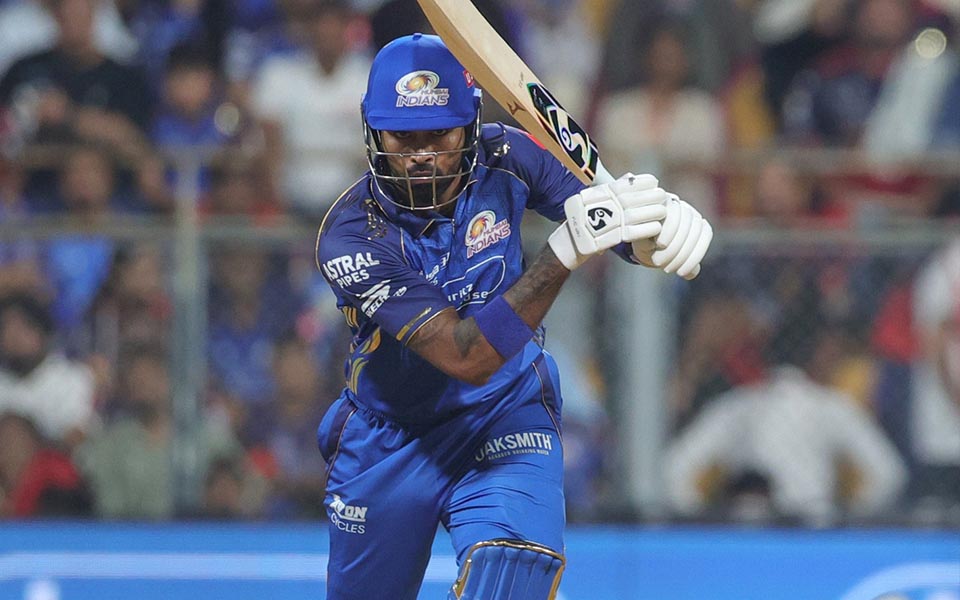 Hardik Pandya batting