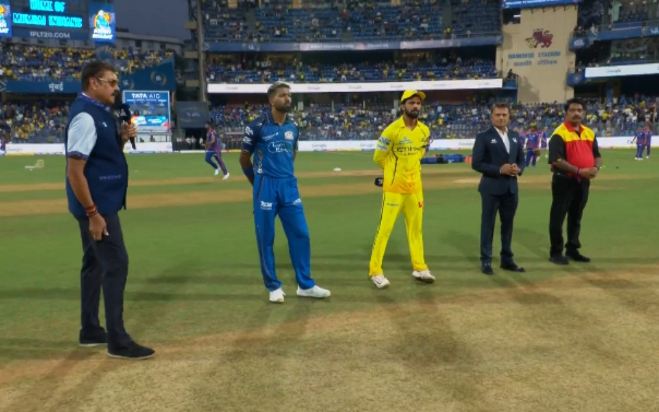 [Watch] Ravi Shastri forgets Ruturaj Gaikwad's name at the toss ahead of MI vs CSK