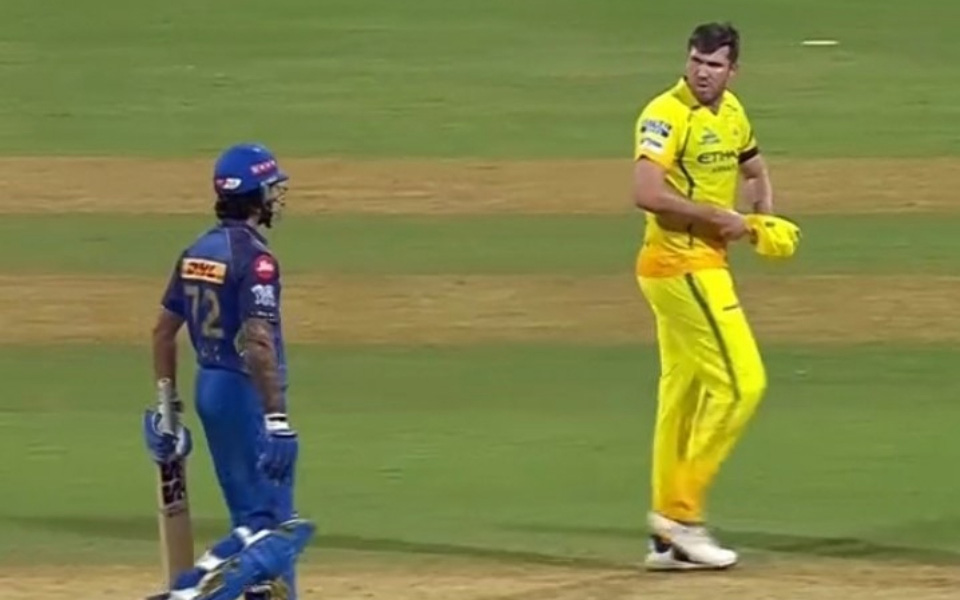 [WATCH] Tilak Varma, Jamie Overton involved in heated exchange during MI vs CSK match