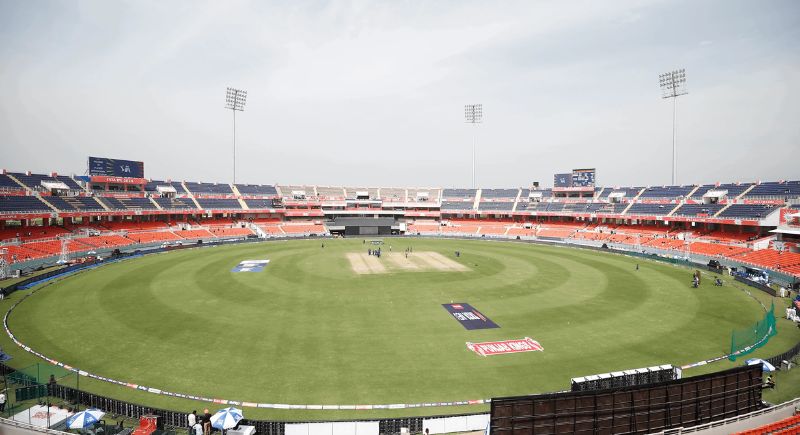 Reports: IPL cricketer blackmailed by team official linked to player contract