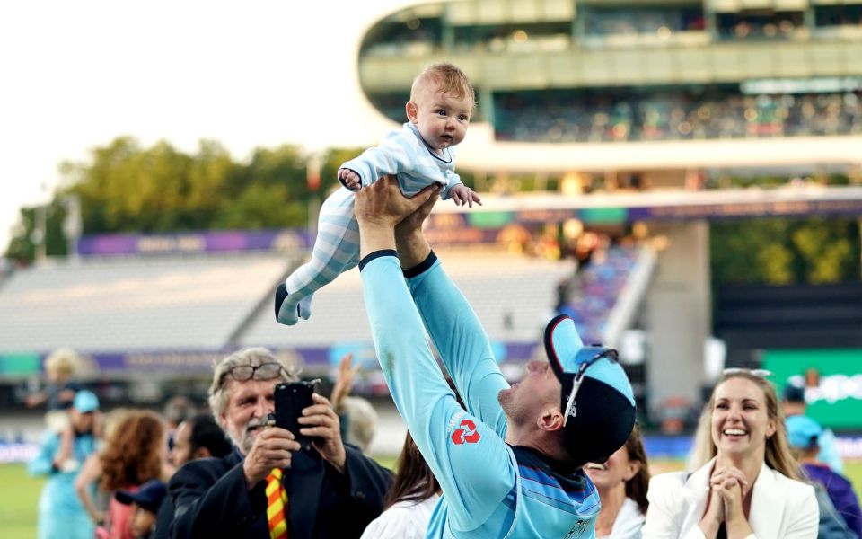 Jason Roy with his family