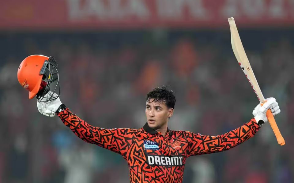 IPL 2025, Match 2 - Who will win today's player battles between SRH and RR?