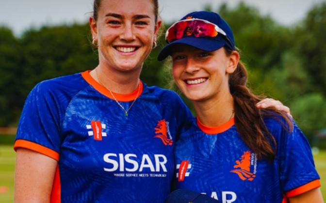 Lara Leemhuis (Right)
