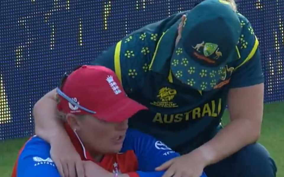 [WATCH] Georgia Voll comforts Sophie Ecclestone after England's heartbreak at Women's T20 World Cup 2026 final
