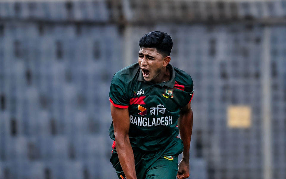 Nahid Rana registers Bangladesh's best ODI figures with 6 for 21 to bowl Zimbabwe out for 141