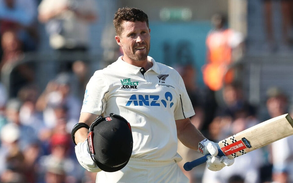 Somerset sign Henry Nicholls for final six County Championship matches
