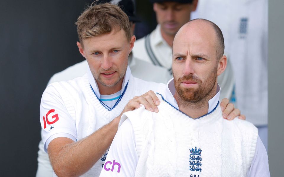 Joe Root and Jack Leach