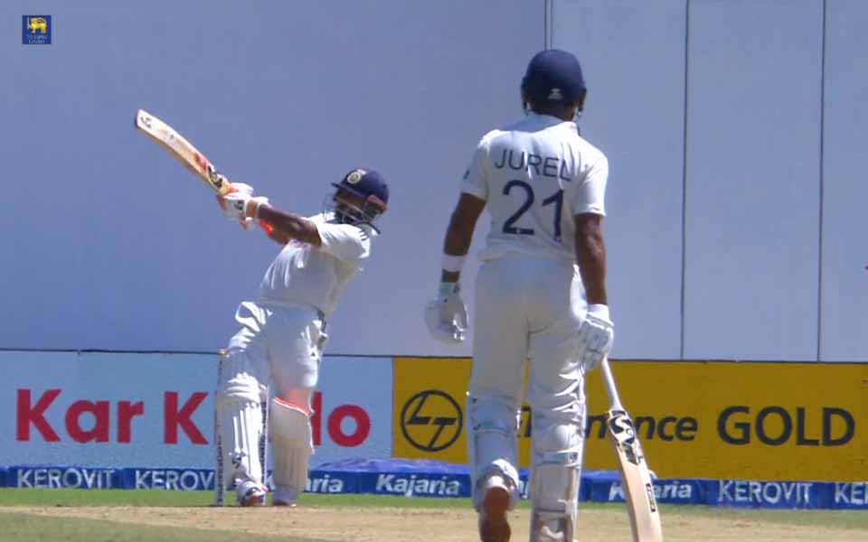 Rishabh pant hitting six