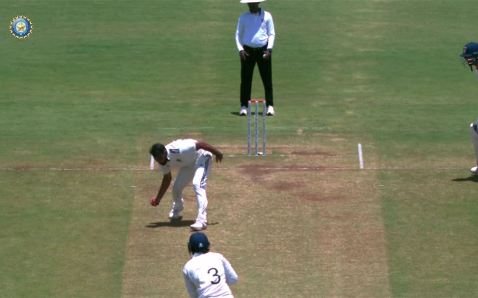 WATCH: Mohammed Shami takes stunning low catch off his own bowling to dismiss Harsh Dubey